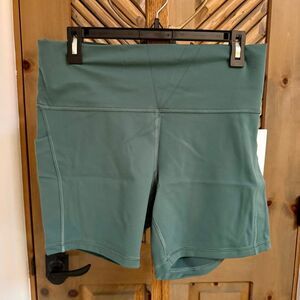 NWT (14) Lululemon Wunder Train high rise shorts 6” pockets - Sage Green